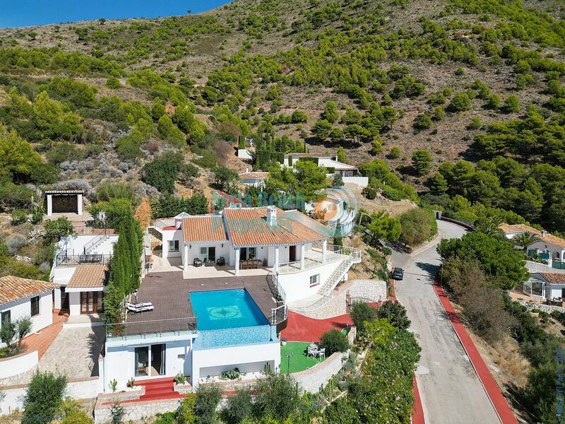 7 soverom Villa til salgs