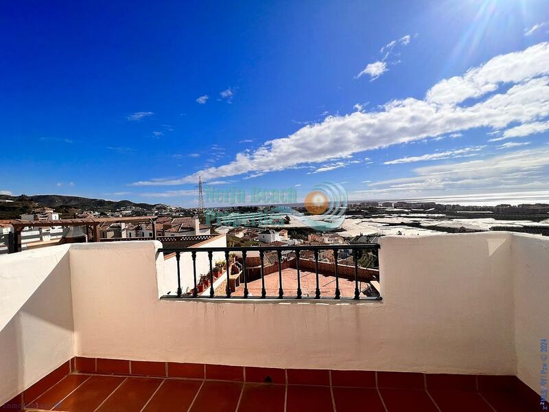 5 bedroom Townhouse for sale