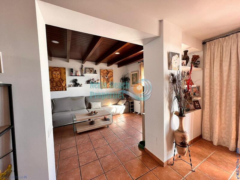 5 bedroom Townhouse for sale
