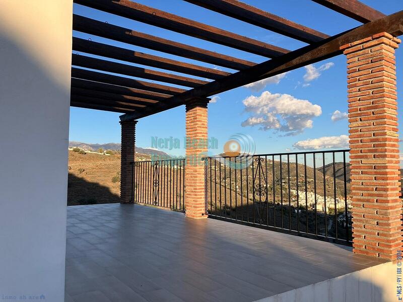 Townhouse for sale in Torrox, Málaga