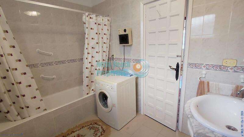 2 bedroom Townhouse for sale