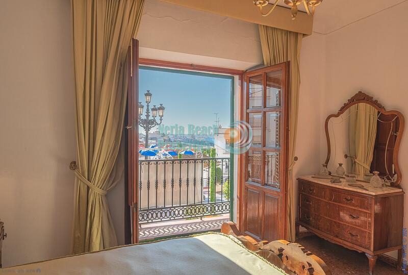 4 Schlafzimmer Stadthaus zu verkaufen