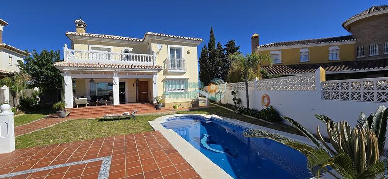 Villa en venta en Torre del Mar, Málaga