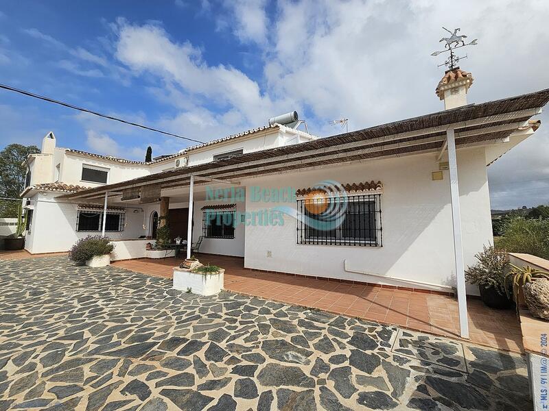 Villa til salgs i Velez Malaga, Málaga