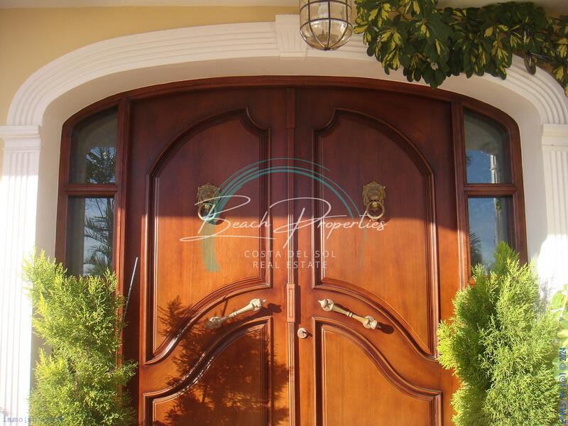 11 bedroom Villa for sale