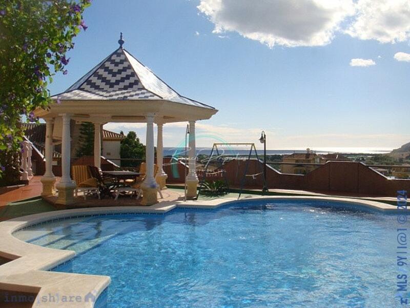 11 bedroom Villa for sale