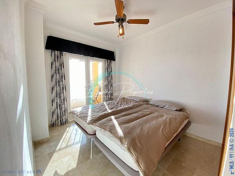 5 bedroom Townhouse for sale