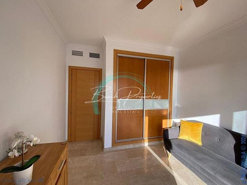 5 bedroom Townhouse for sale