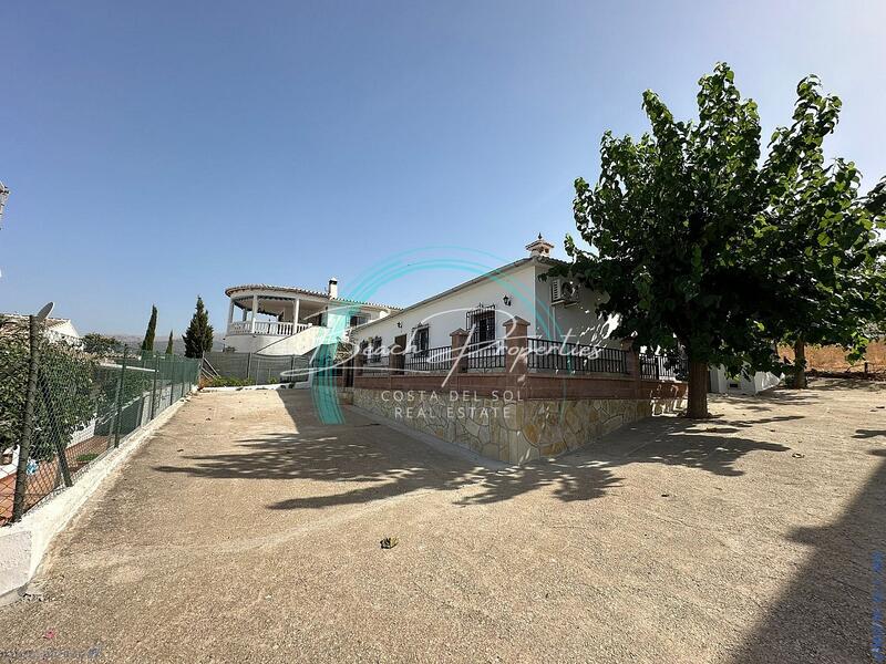 Townhouse for sale in Alcaucin, Málaga