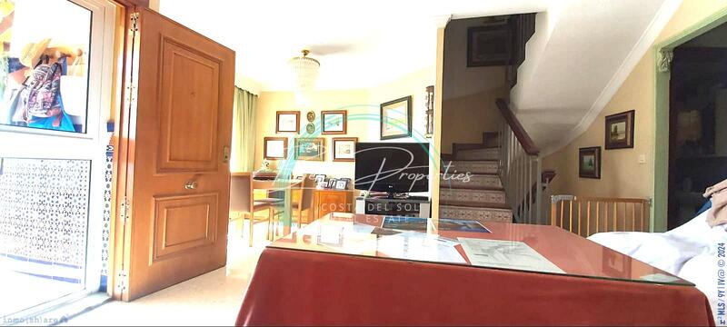 4 Schlafzimmer Stadthaus zu verkaufen