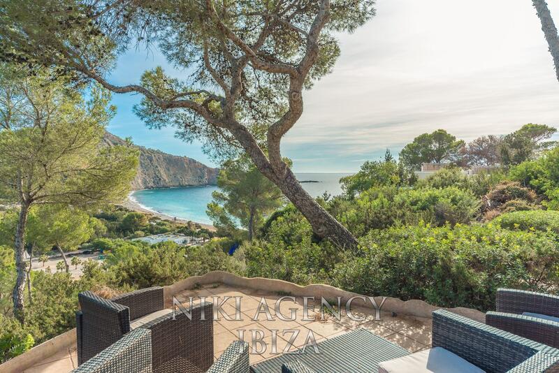 Villa en venta en Cala Portinax, Ibiza
