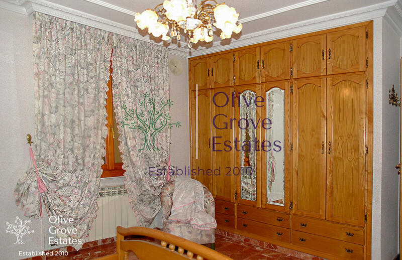 6 спальная комната вилла продается