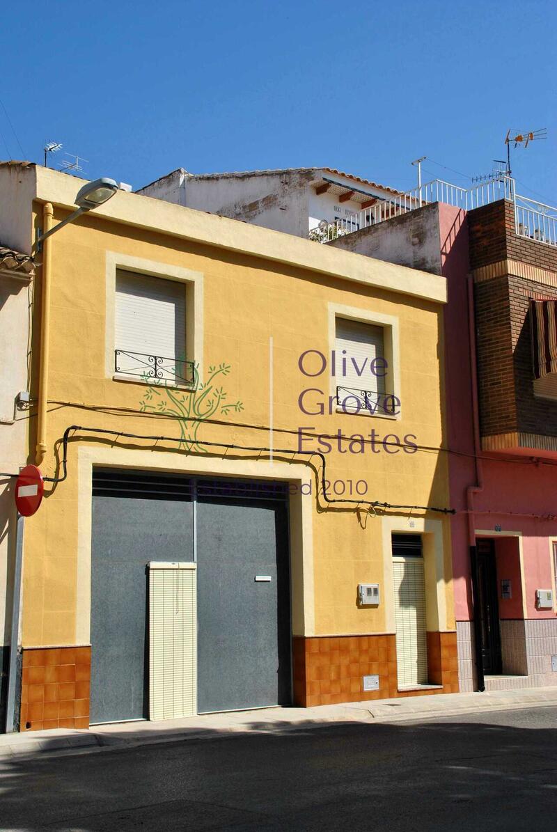 Gezinswoning Te koop in Caudete, Albacete