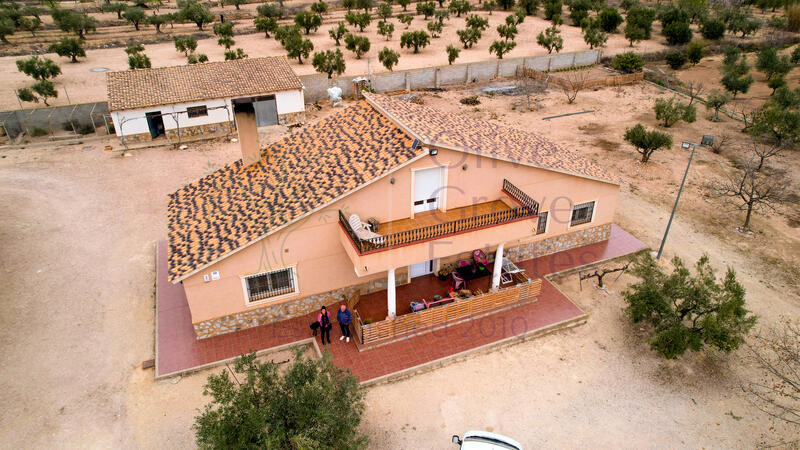 Villa for sale in Caudete, Albacete