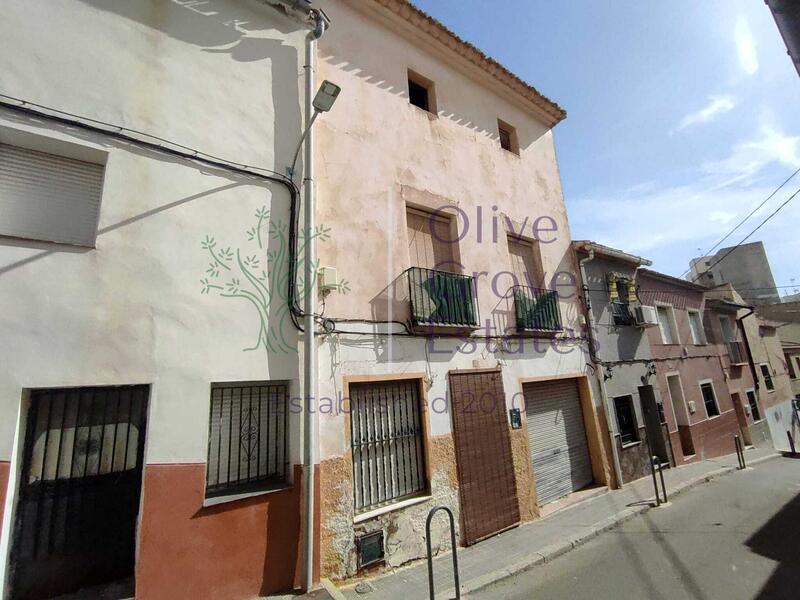 Townhouse for sale in Sax, Alicante