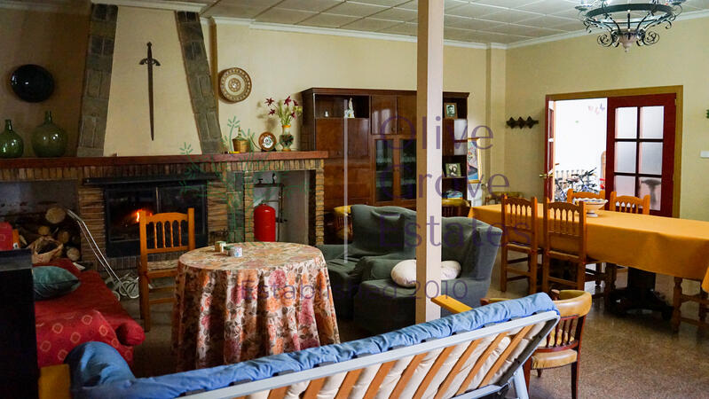 6 bedroom Villa for sale