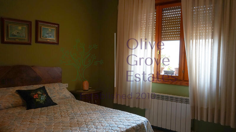 6 bedroom Villa for sale
