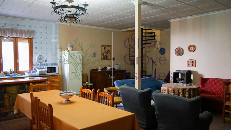 6 bedroom Villa for sale