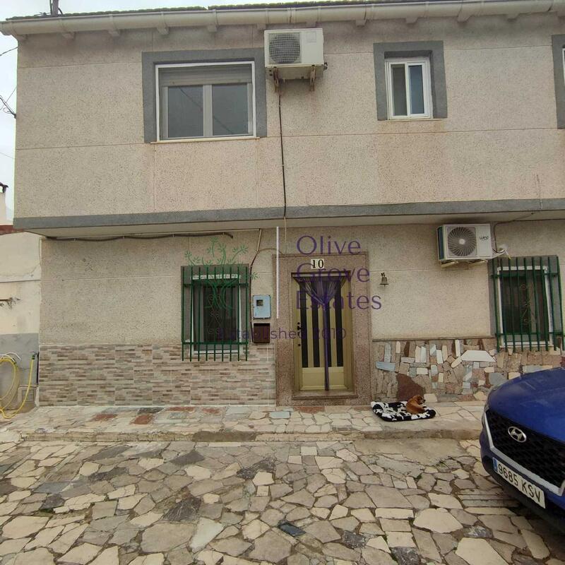 3 bedroom Townhouse for sale