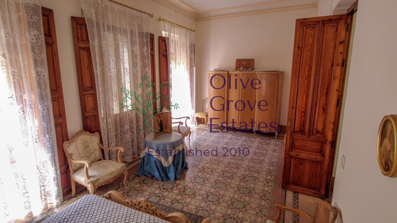 4 Schlafzimmer Stadthaus zu verkaufen