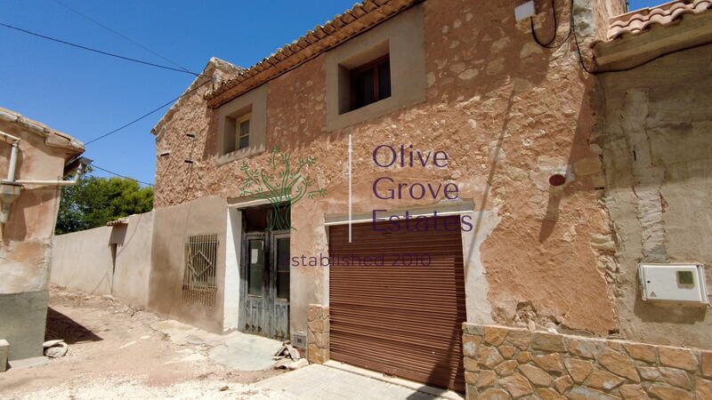 Townhouse for sale in Monóver, Alicante