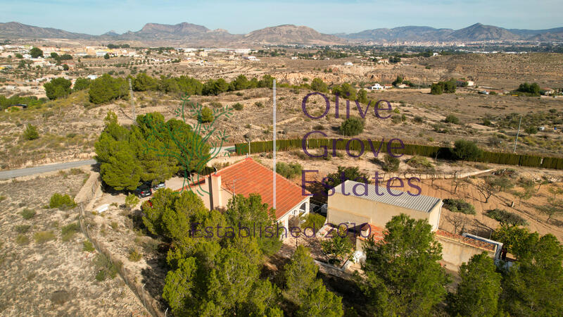 Landhaus zu verkaufen in Monóver, Alicante