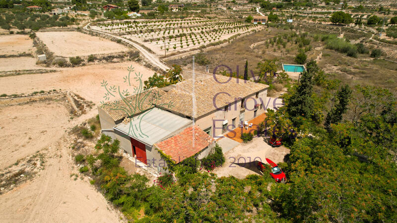 Villa en venta en Monóver, Alicante