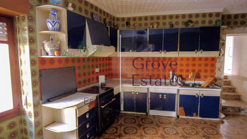 4 bedroom Townhouse for sale