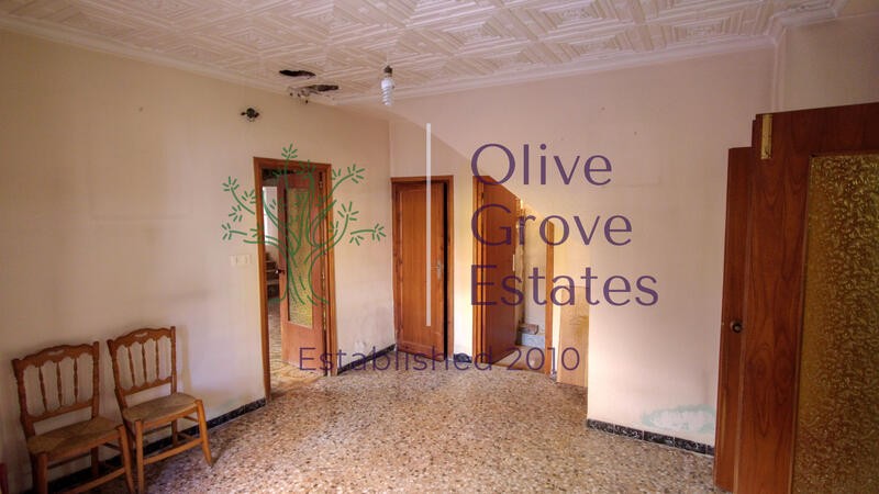 4 bedroom Townhouse for sale