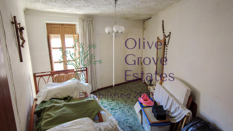 4 bedroom Townhouse for sale
