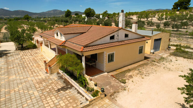 Villa for sale in Castalla, Alicante