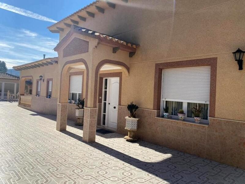 4 slaapkamer Villa Te koop