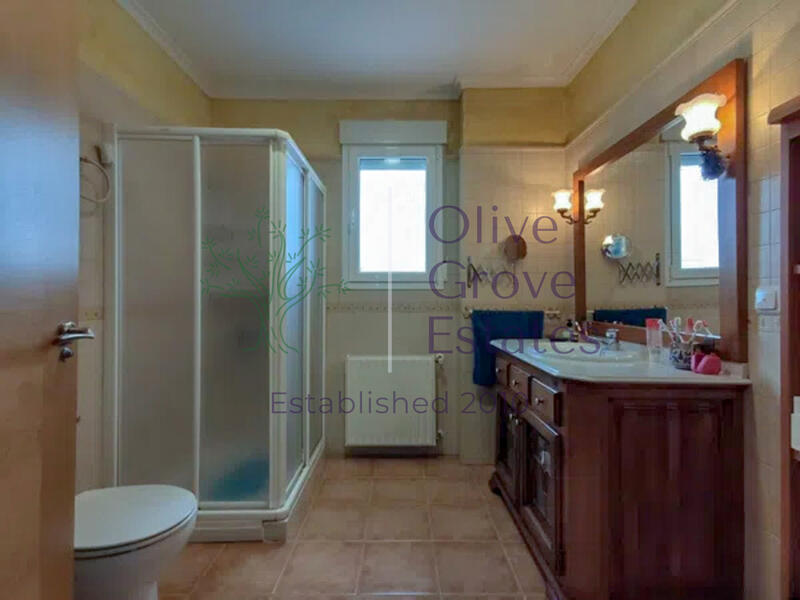 5 bedroom Villa for sale