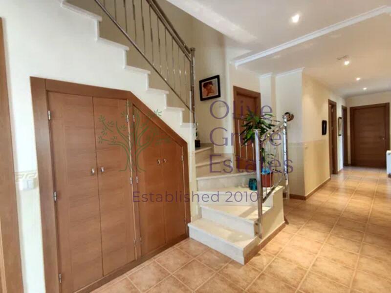 5 bedroom Villa for sale