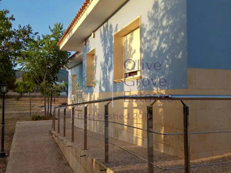 5 bedroom Villa for sale