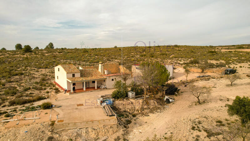 Country House for sale in Caudete, Albacete