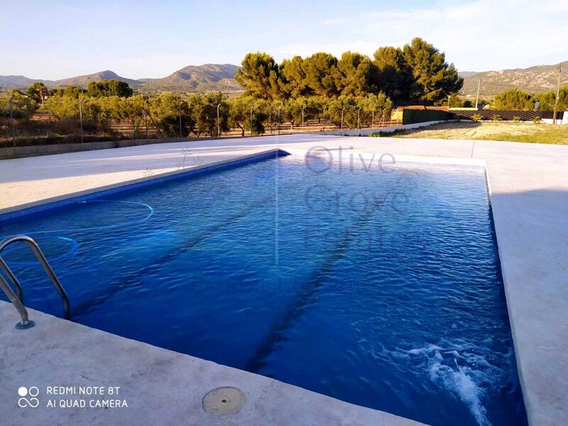 6 bedroom Villa for sale