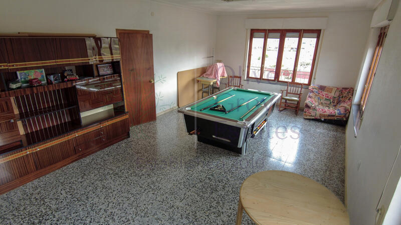 6 bedroom Villa for sale