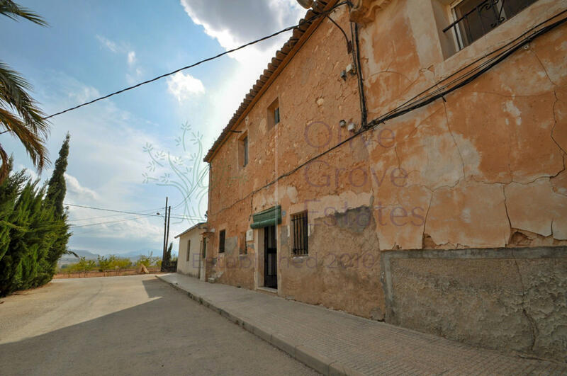 Landsted til salg i Pinoso, Alicante