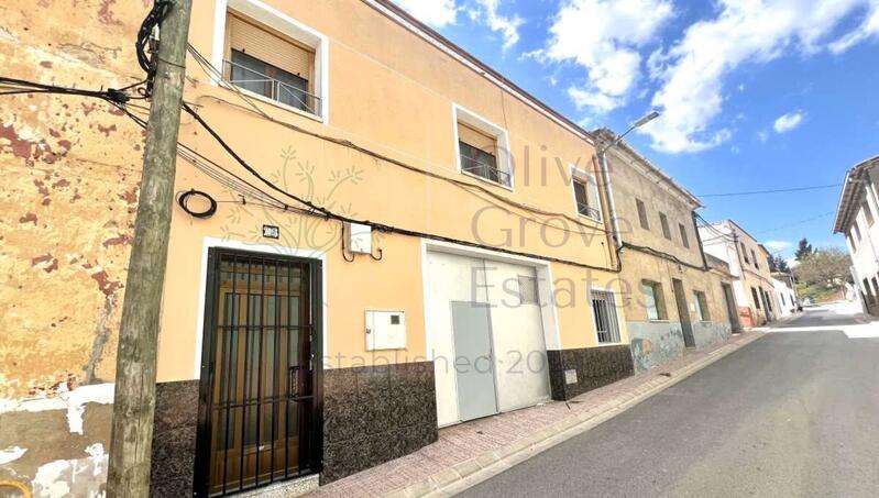 Townhouse for sale in Caudete, Albacete