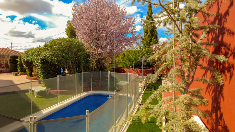 6 bedroom Villa for sale