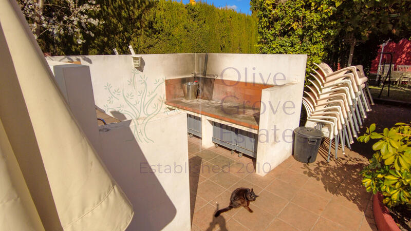 6 bedroom Villa for sale
