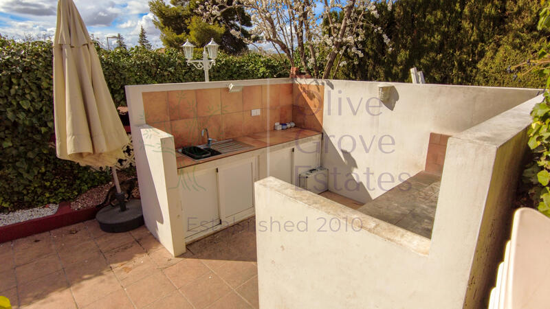 6 bedroom Villa for sale