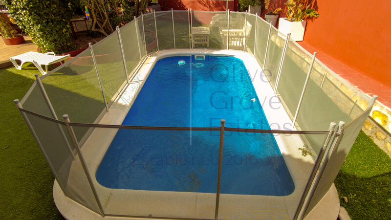 6 bedroom Villa for sale
