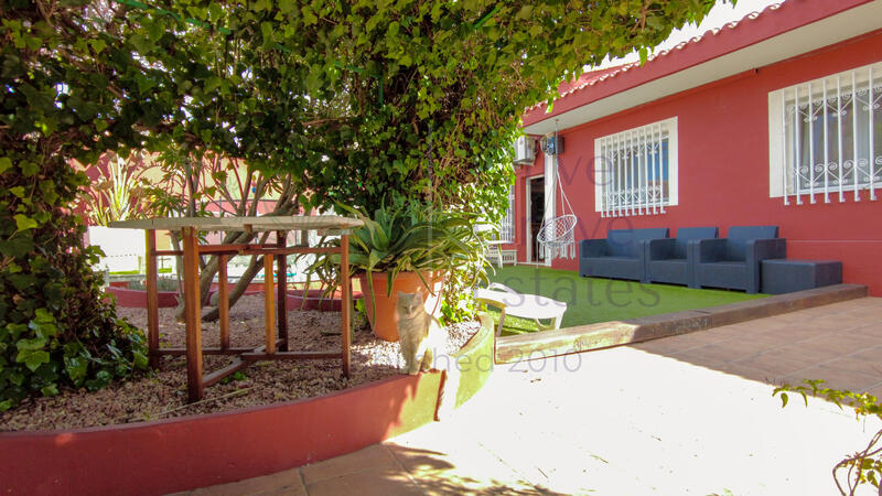 6 bedroom Villa for sale