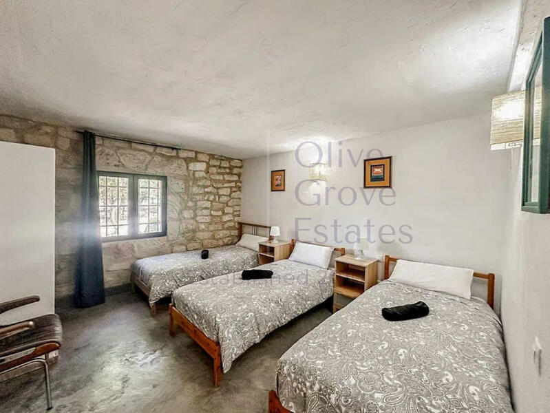 9 Schlafzimmer Landhaus zu verkaufen
