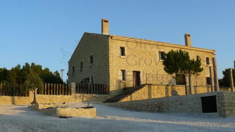 9 Schlafzimmer Landhaus zu verkaufen