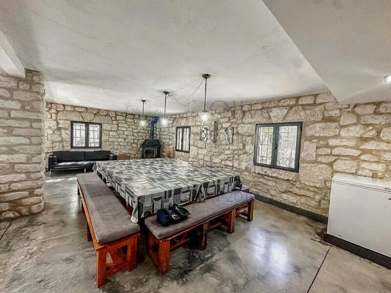9 Schlafzimmer Landhaus zu verkaufen
