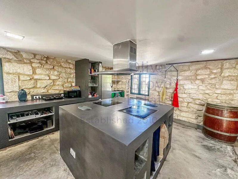 9 Schlafzimmer Landhaus zu verkaufen