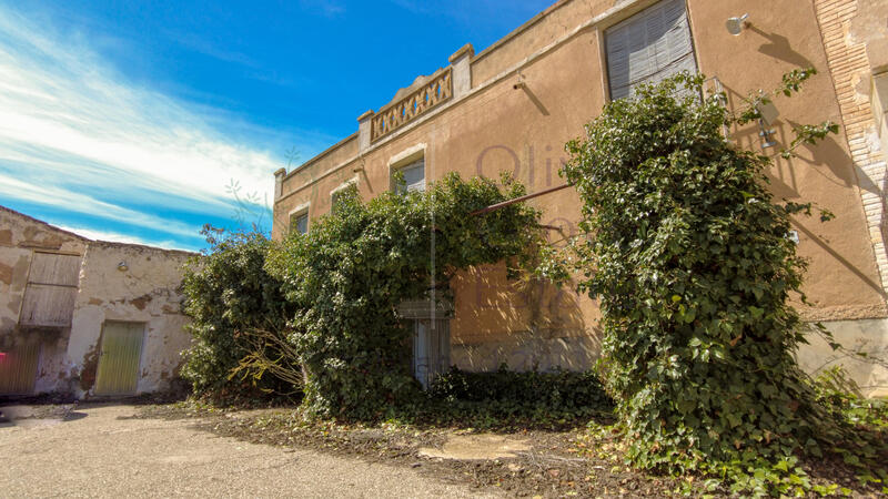 10 soverom Herregård til salgs